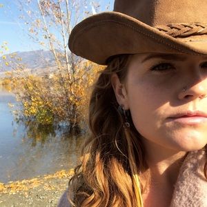 Meet your Posher, Elyse